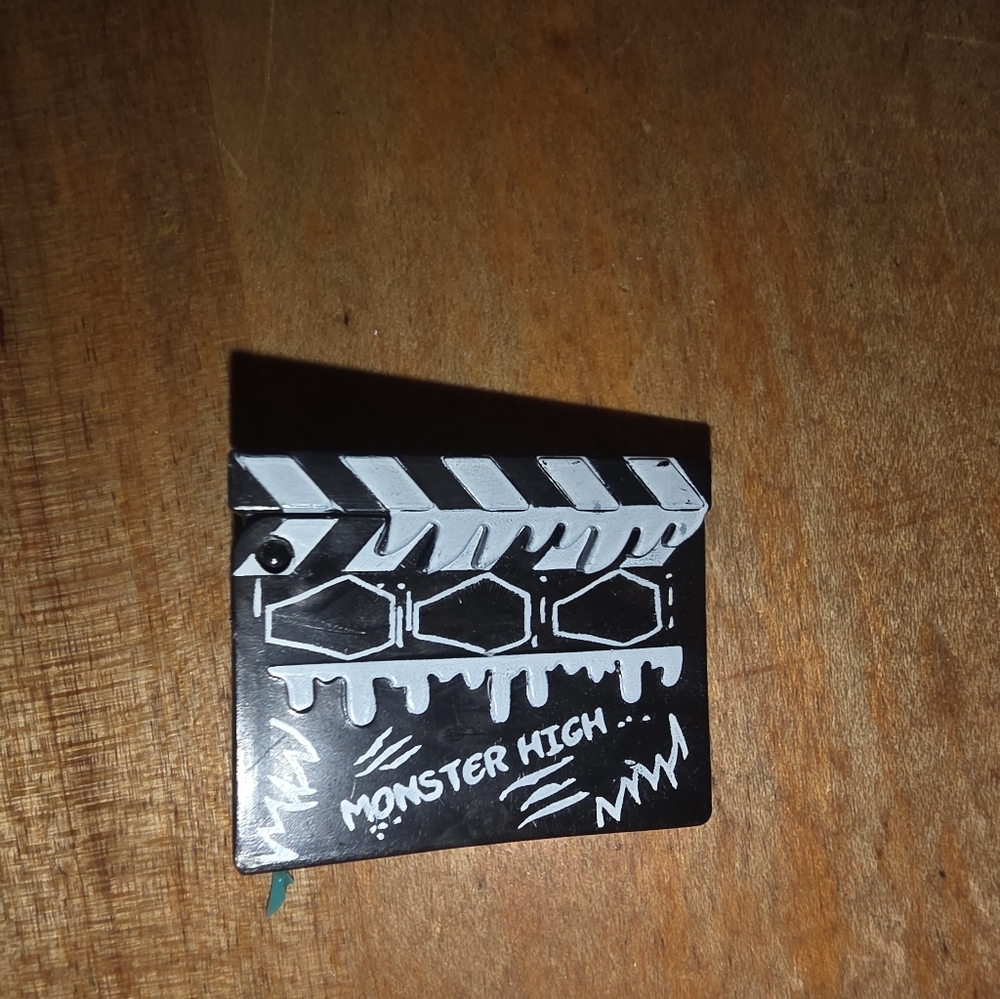 Monster High Honey Swamp Frights Camera Action Clapper Board Doll Accessories